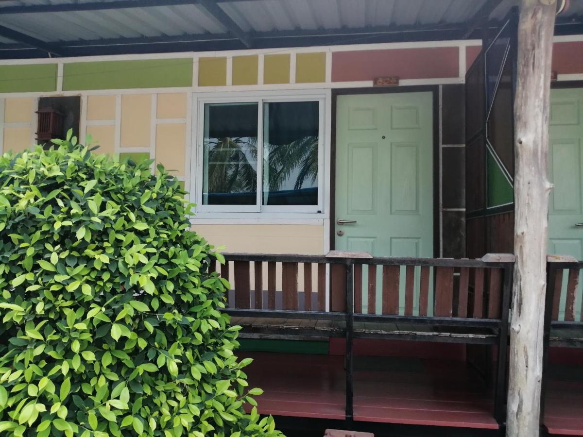 Nang Phraya Resort Phayuha Khirim Exterior foto
